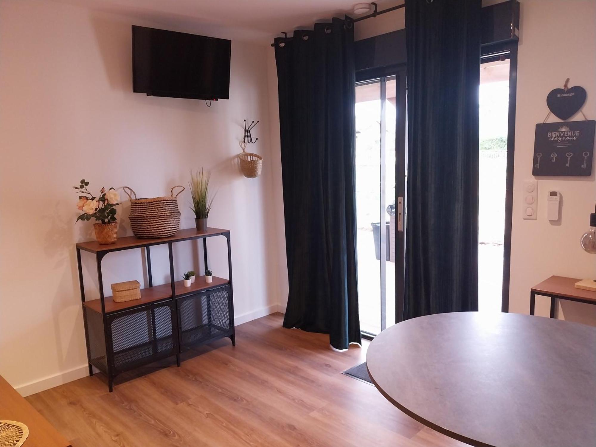 Maurs Logis Hotel Restaurant Cruzel מראה חיצוני תמונה