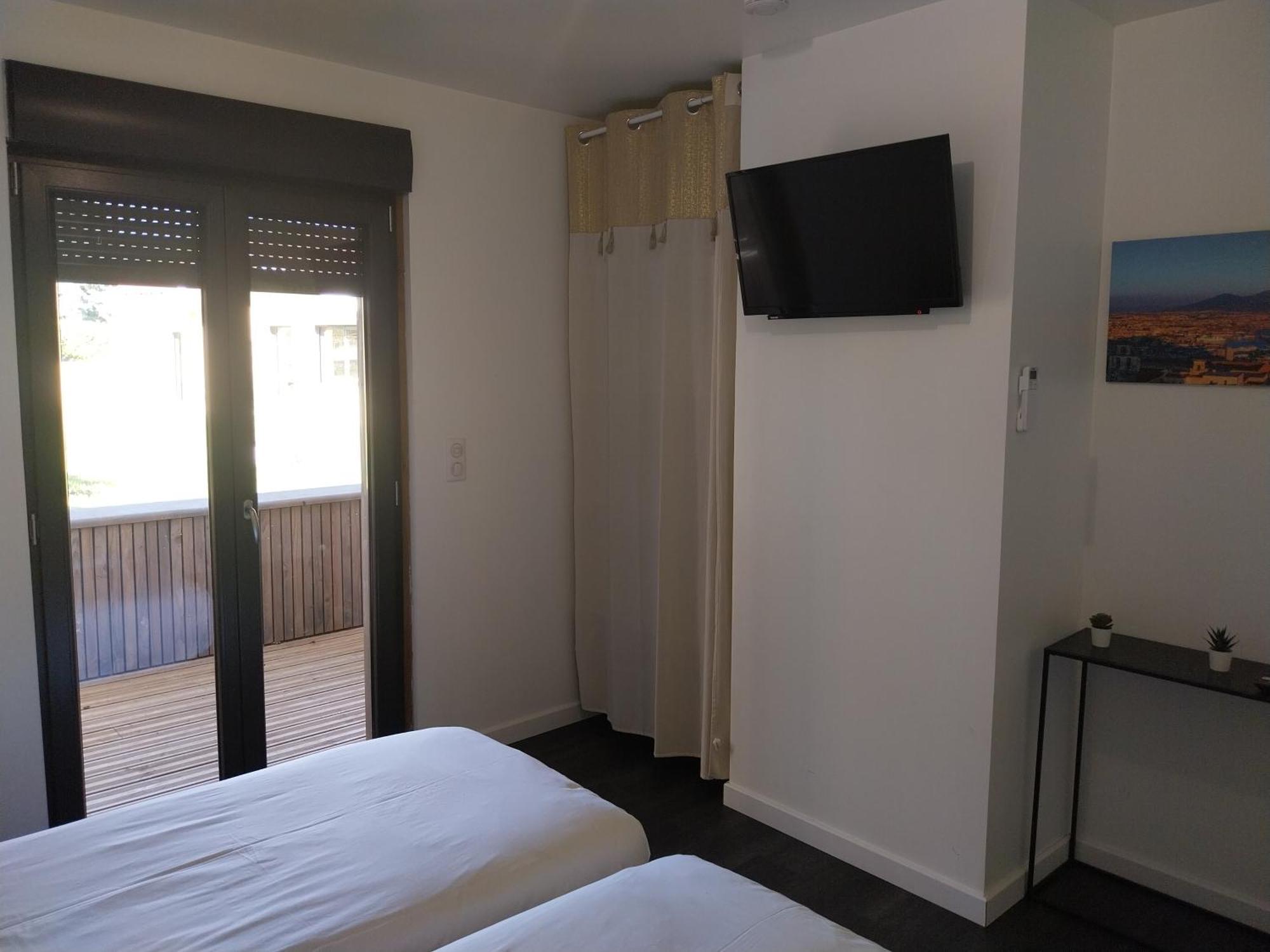 Maurs Logis Hotel Restaurant Cruzel מראה חיצוני תמונה