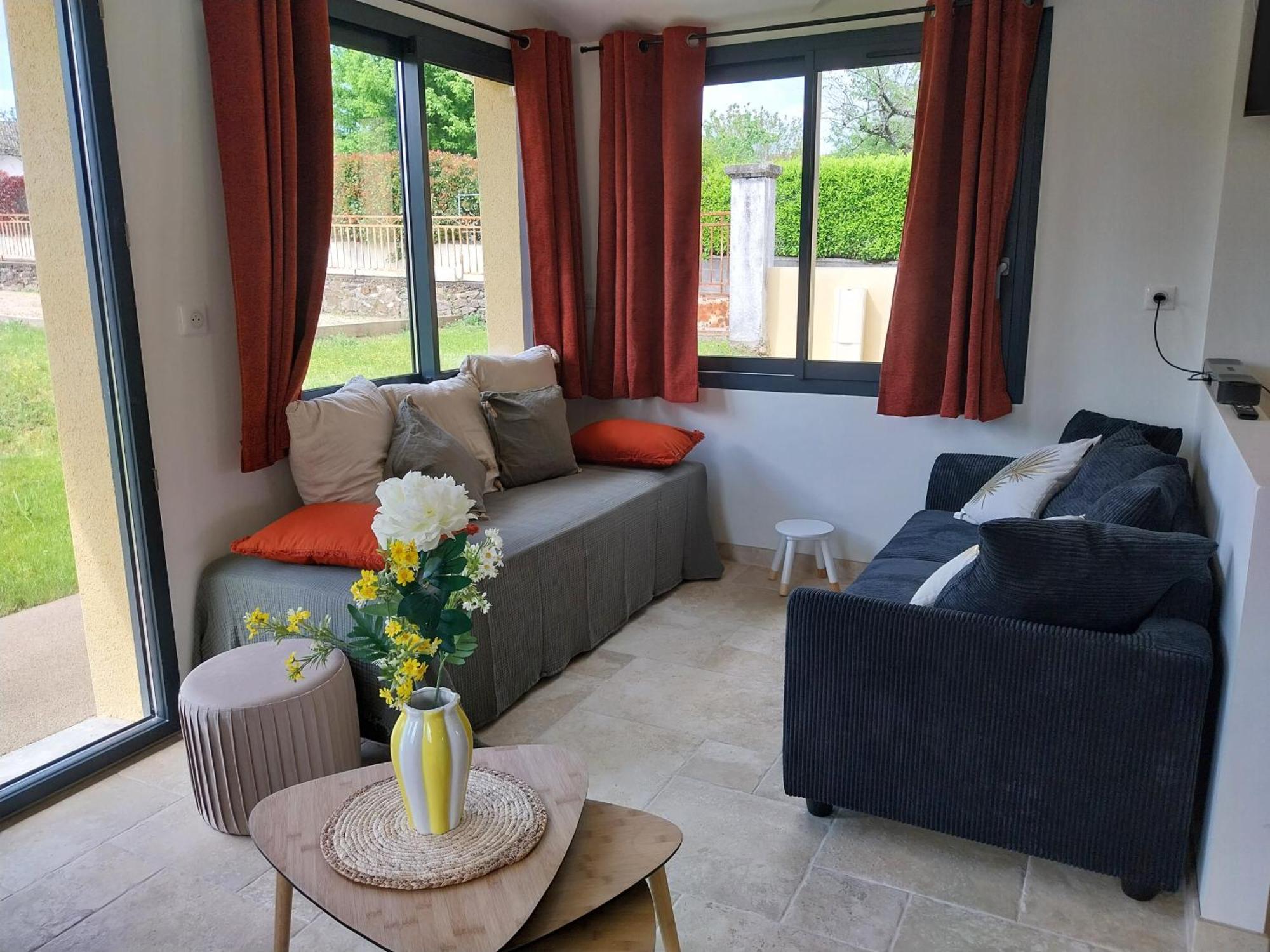 Maurs Logis Hotel Restaurant Cruzel מראה חיצוני תמונה