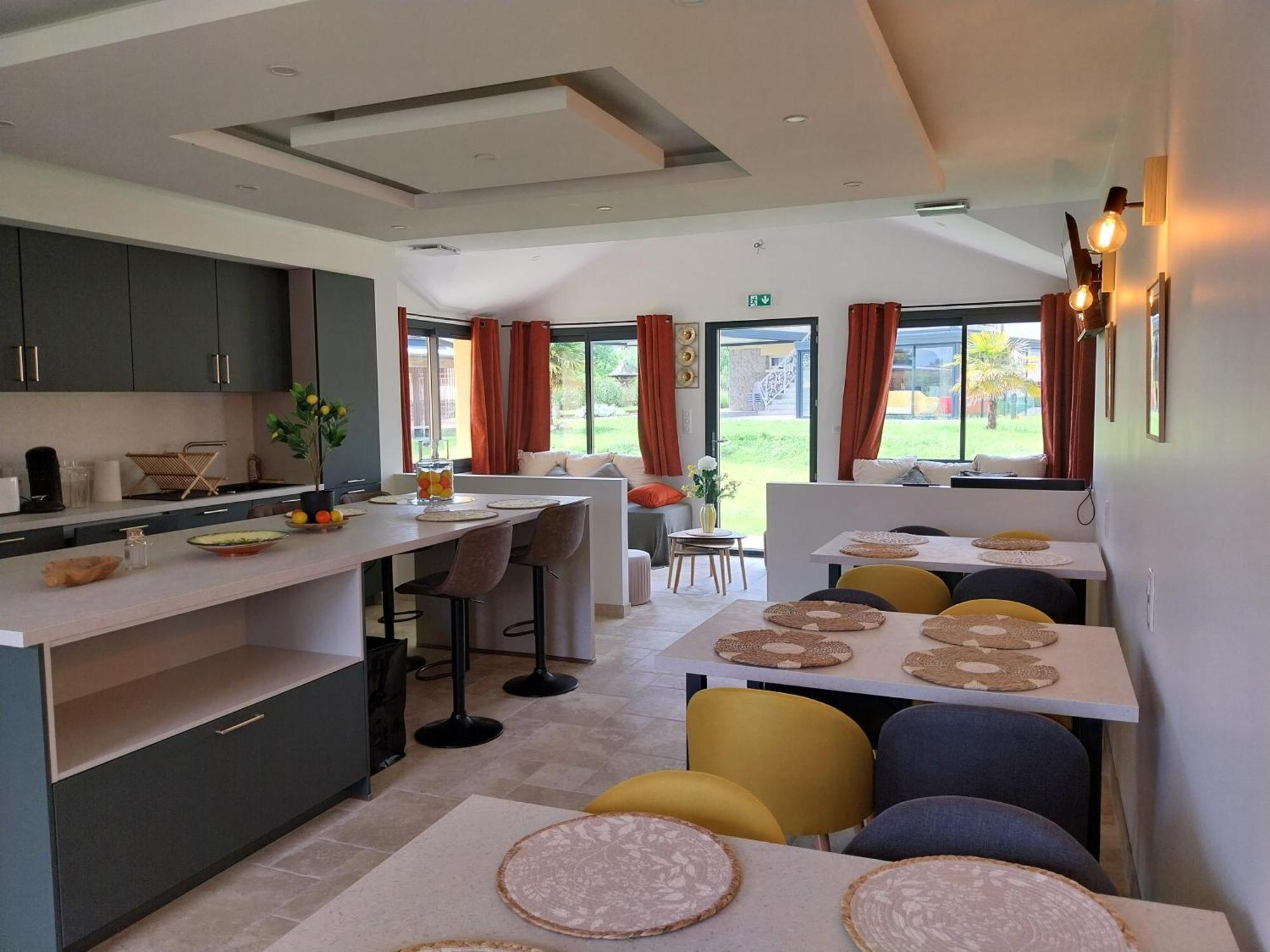 Maurs Logis Hotel Restaurant Cruzel מראה חיצוני תמונה